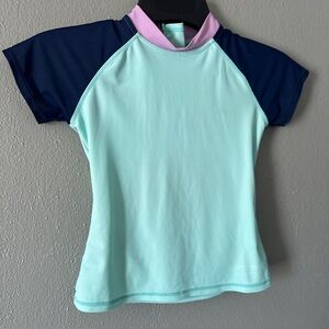 EDDIE BAUER Girls Short-Sleeve Rash Guard Swim Top | 
Mock Neck Back Zip Shirt S